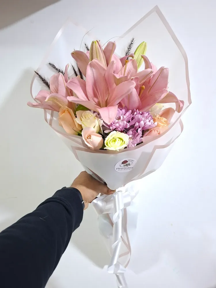 Signature Bouquet view 2